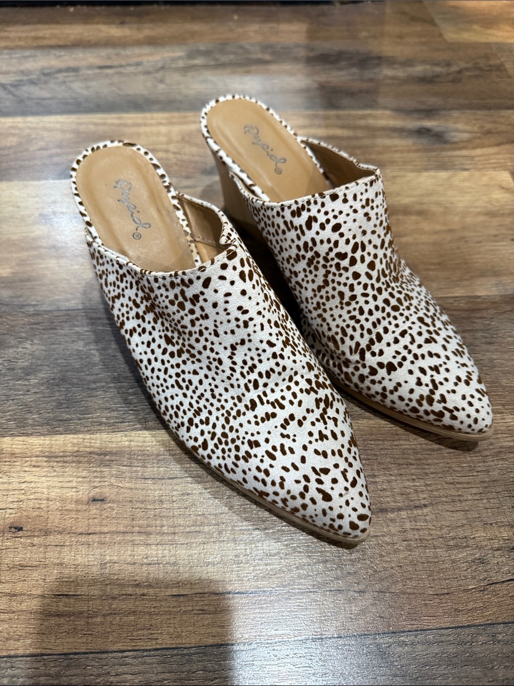 Qupid White and Brown Spotted Pointed-Toe Mule Slides